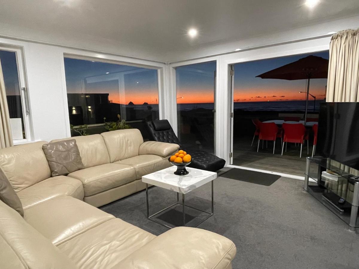 Ocean Front East End Beach House New Plymouth Bagian luar foto