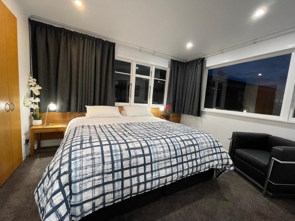 Ocean Front East End Beach House New Plymouth Bagian luar foto