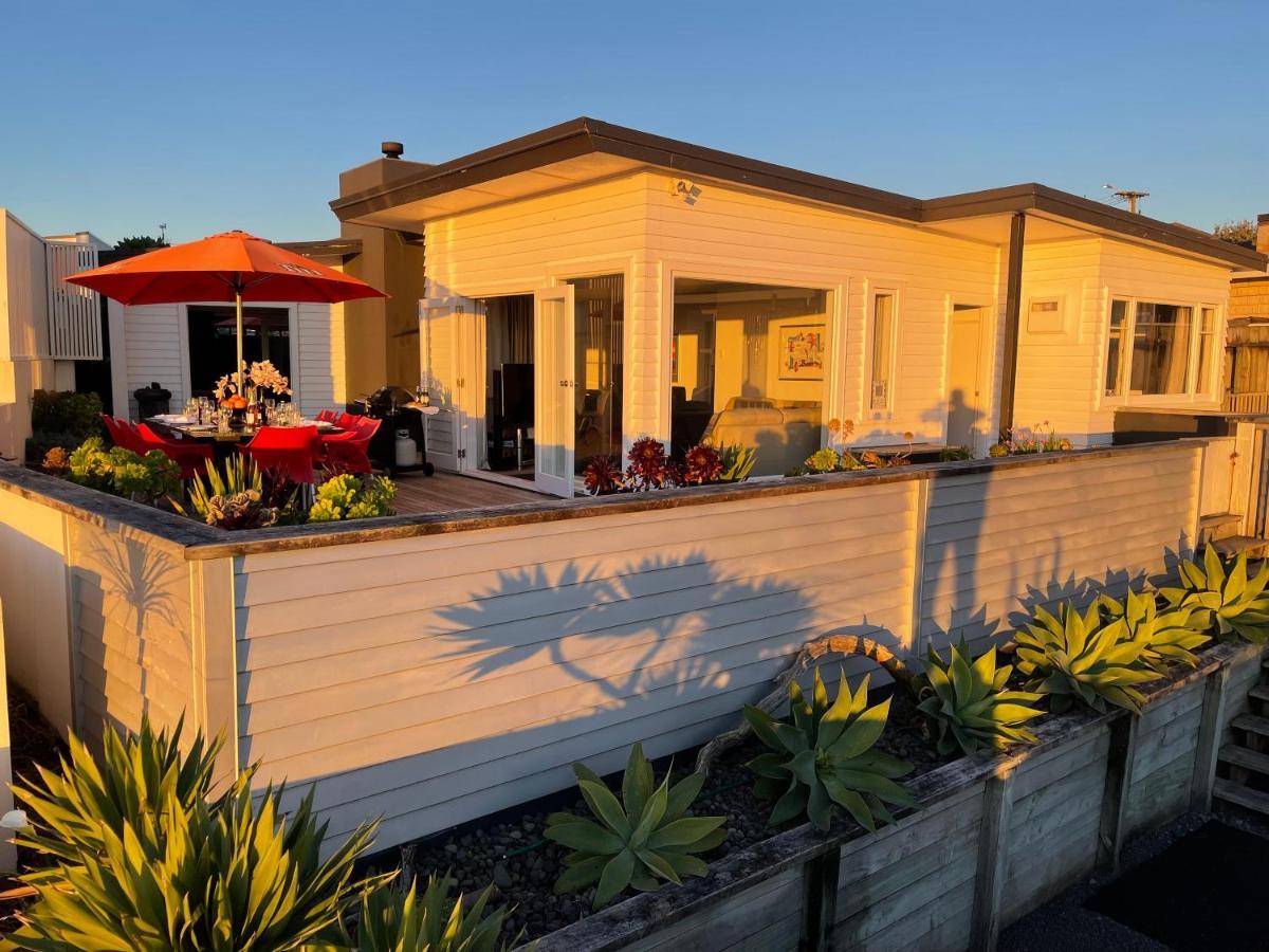 Ocean Front East End Beach House New Plymouth Bagian luar foto