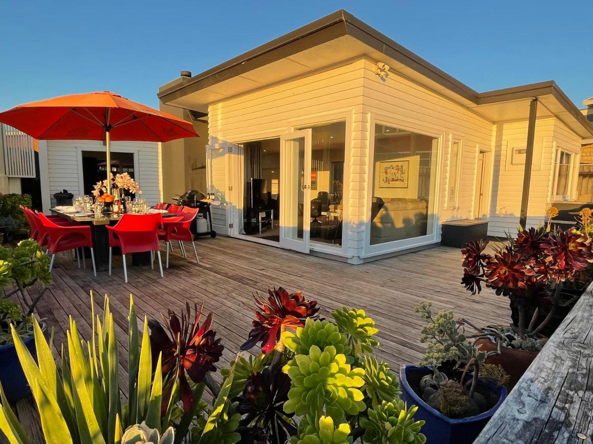Ocean Front East End Beach House New Plymouth Bagian luar foto
