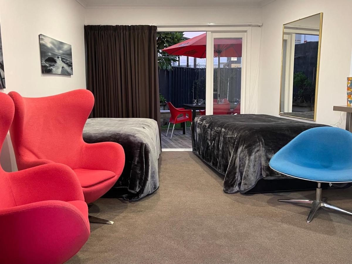 Ocean Front East End Beach House New Plymouth Bagian luar foto