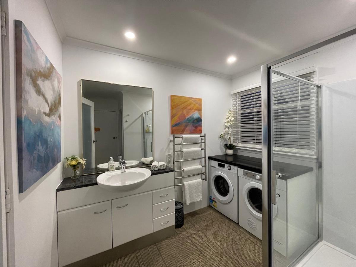 Ocean Front East End Beach House New Plymouth Bagian luar foto