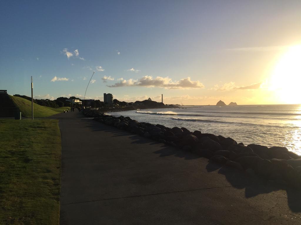 Ocean Front East End Beach House New Plymouth Bagian luar foto