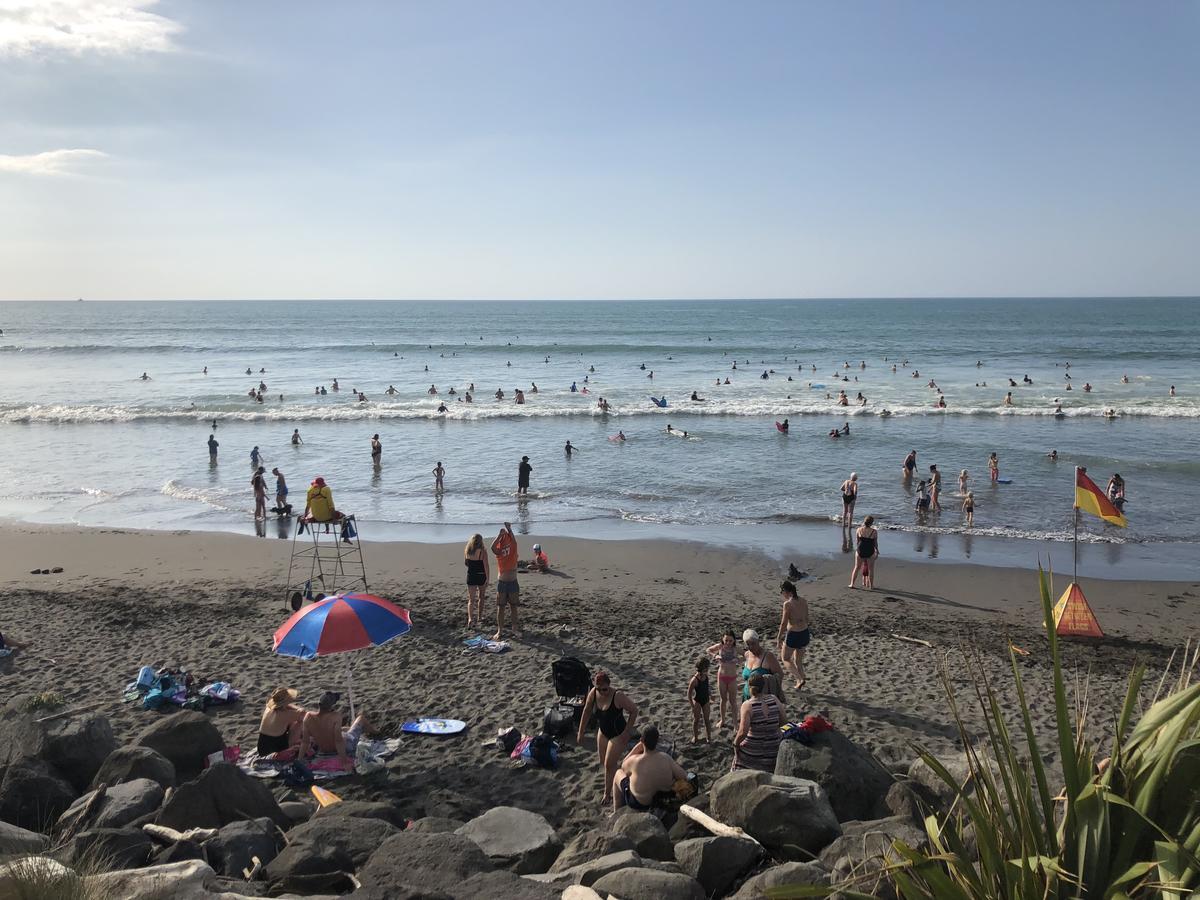 Ocean Front East End Beach House New Plymouth Ruang foto