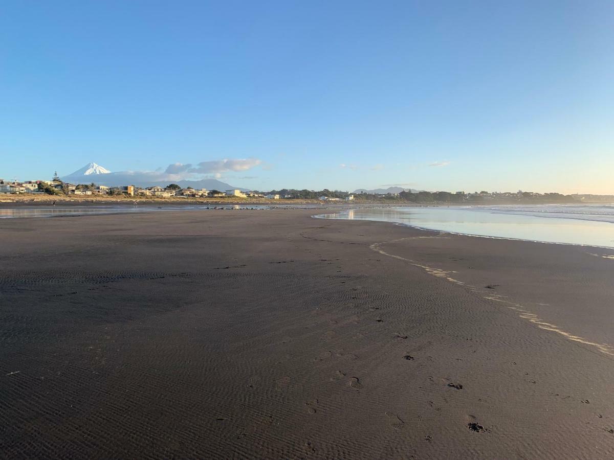 Ocean Front East End Beach House New Plymouth Bagian luar foto